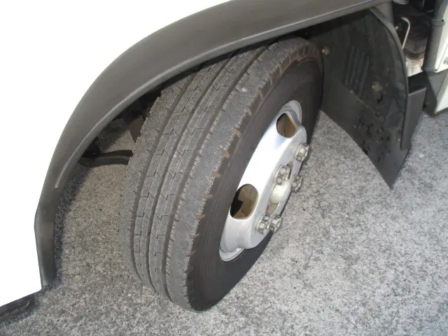 いすゞ エルフ TRG-NJR85A(2WD)の写真13