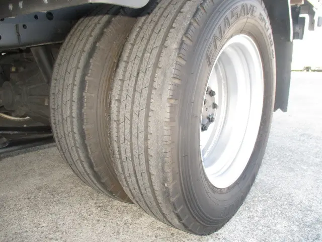 いすゞ エルフ TRG-NJR85A(2WD)の写真14