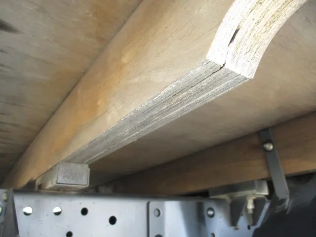 いすゞ エルフ TRG-NJR85A(2WD)の写真24