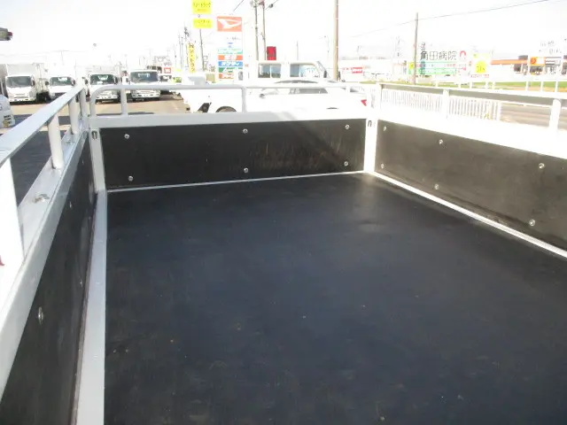 いすゞ エルフ TRG-NJR85A(2WD)の写真36