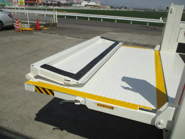 いすゞ エルフ 2RG-NJR88A(2WD)の写真7