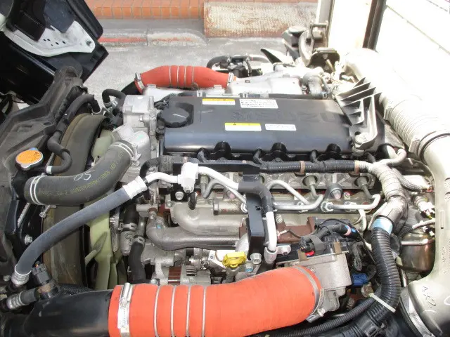 いすゞ エルフ 2RG-NJR88A(2WD)の写真9