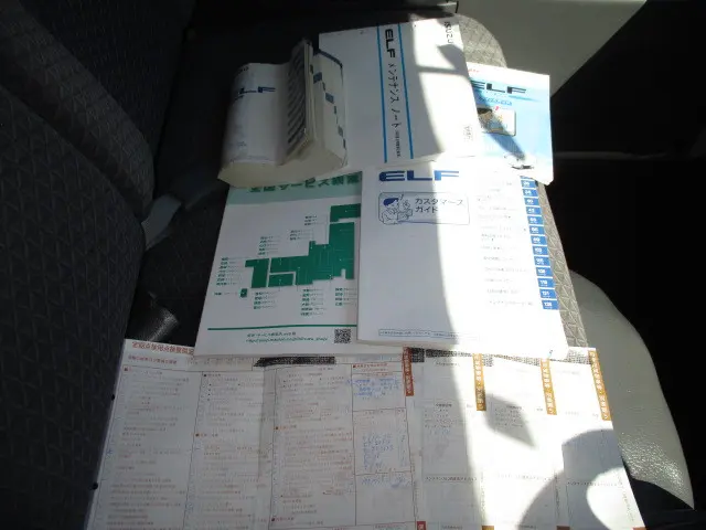 いすゞ エルフ 2RG-NJR88A(2WD)の写真17