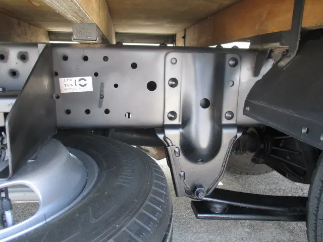 いすゞ エルフ 2RG-NJR88A(2WD)の写真21