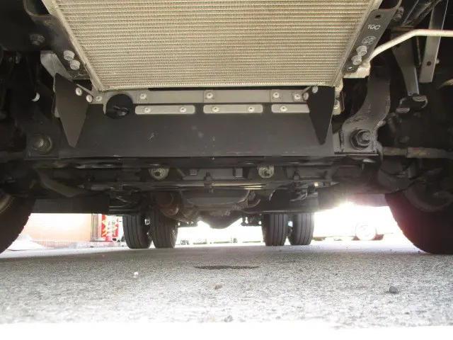 いすゞ エルフ 2RG-NJR88A(2WD)の写真26