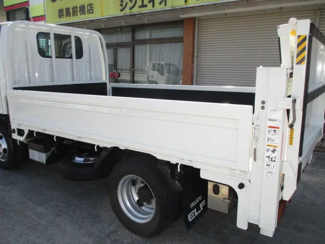 いすゞ エルフ 2RG-NJR88A(2WD)の写真37