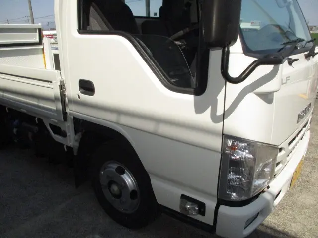 いすゞ エルフ 2RG-NJR88A(2WD)の写真39