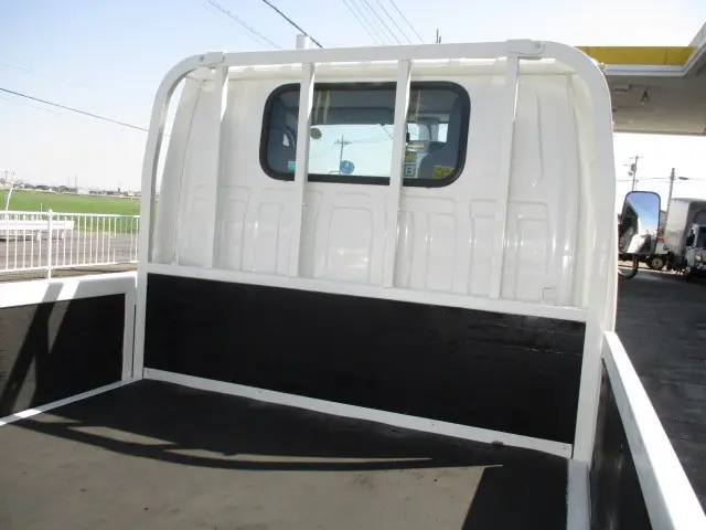 いすゞ エルフ 2RG-NJR88A(2WD)の写真40