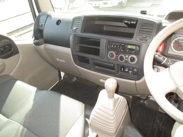 日産 アトラス SKG-TZ3F24(2WD)の写真16