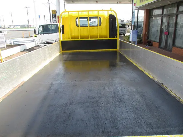 いすゞ エルフ TPG-NPR85AR(2WD)の写真3