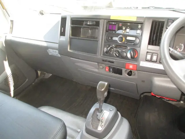 いすゞ エルフ TPG-NPR85AR(2WD)の写真10
