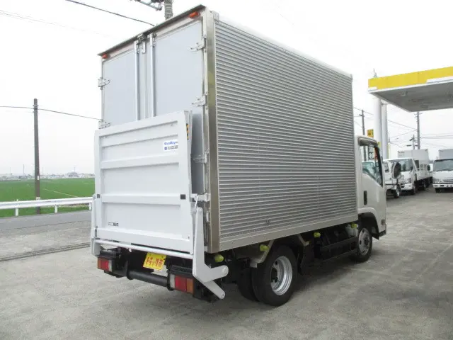 いすゞ エルフ TRG-NLS85AN(4WD)の写真2