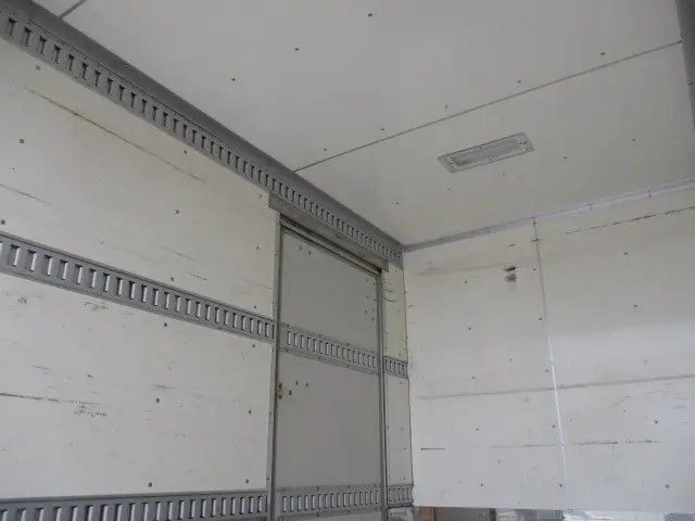 いすゞ エルフ TRG-NLS85AN(4WD)の写真5