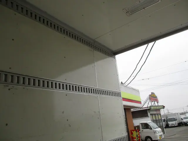 いすゞ エルフ TRG-NLS85AN(4WD)の写真7