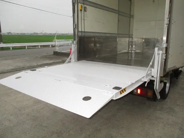 いすゞ エルフ TRG-NLS85AN(4WD)の写真10