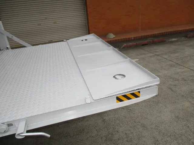 いすゞ エルフ TRG-NLS85AN(4WD)の写真12