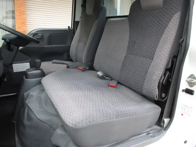 いすゞ エルフ 2RG-NJS88A(4WD)の写真7