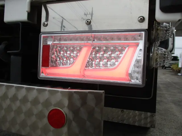 いすゞ エルフ 2RG-NJS88A(4WD)の写真42