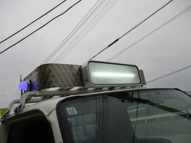 いすゞ エルフ 2RG-NJS88A(4WD)の写真43