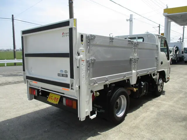 いすゞ エルフ TKG-NKR85A(2WD)の写真2