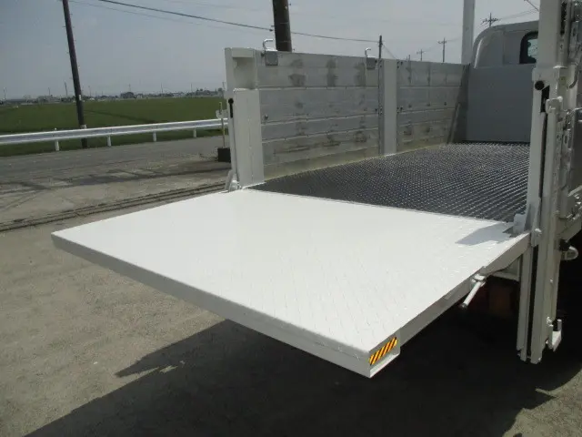 いすゞ エルフ TKG-NKR85A(2WD)の写真4