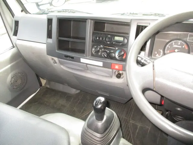 いすゞ エルフ TKG-NKR85A(2WD)の写真16