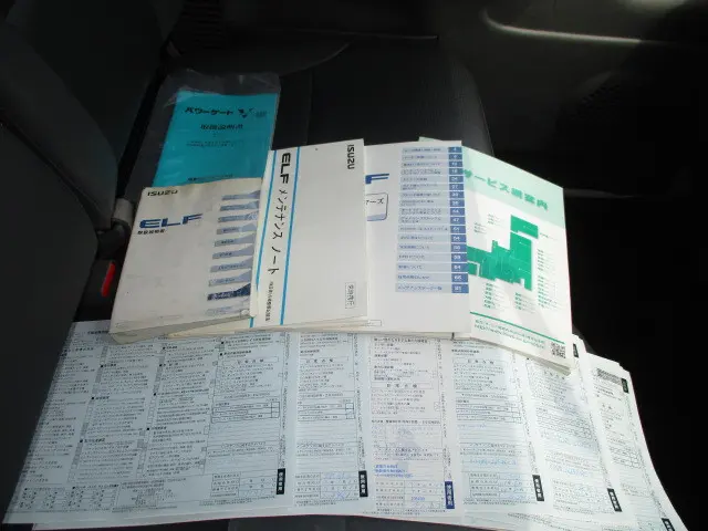 いすゞ エルフ TKG-NKR85A(2WD)の写真17