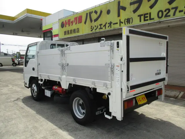 いすゞ エルフ TKG-NKR85A(2WD)の写真30