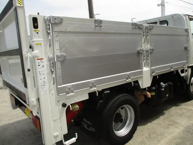 いすゞ エルフ TKG-NKR85A(2WD)の写真34