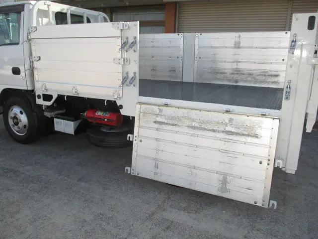 いすゞ エルフ TKG-NKR85A(2WD)の写真7