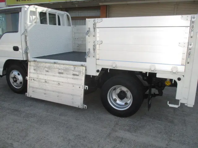 いすゞ エルフ TKG-NKR85A(2WD)の写真8