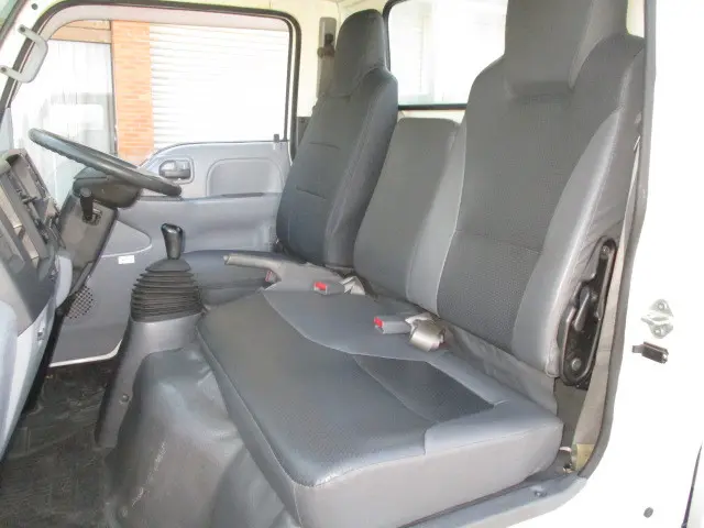 いすゞ エルフ TKG-NKR85A(2WD)の写真13