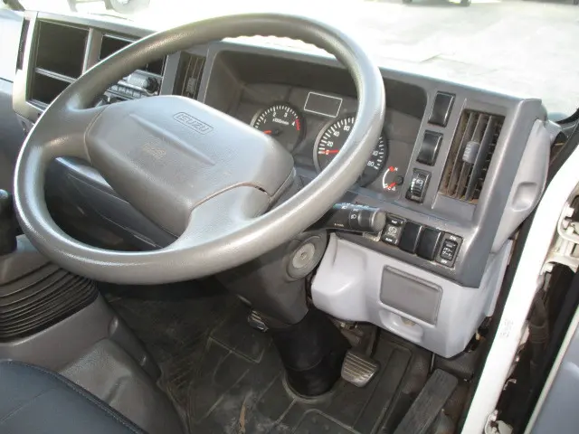 いすゞ エルフ TKG-NKR85A(2WD)の写真14