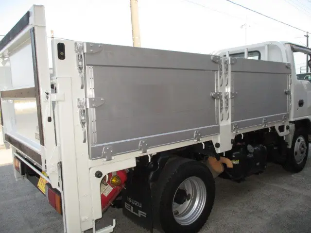 いすゞ エルフ TKG-NKR85A(2WD)の写真33