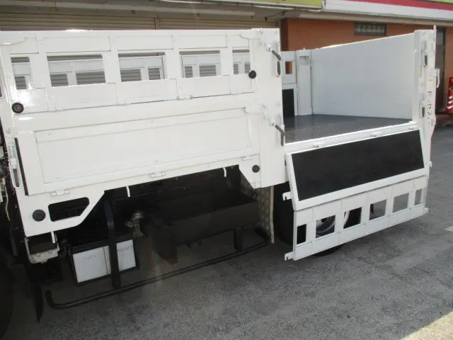いすゞ エルフ TRG-NKR85A(2WD)の写真8
