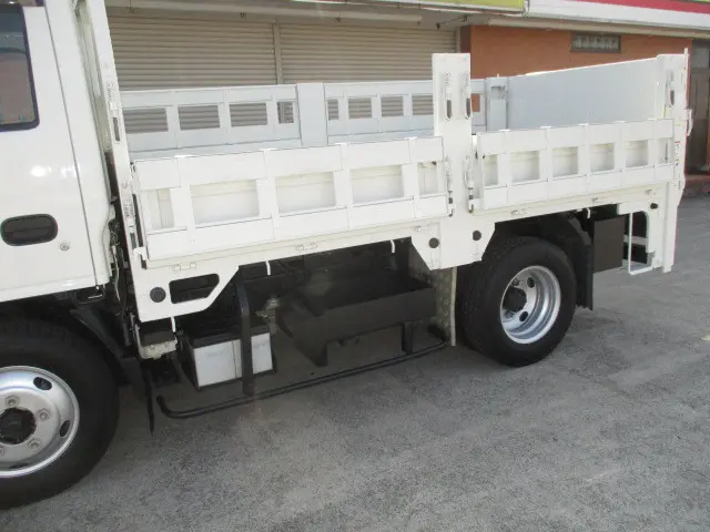 いすゞ エルフ TRG-NKR85A(2WD)の写真10