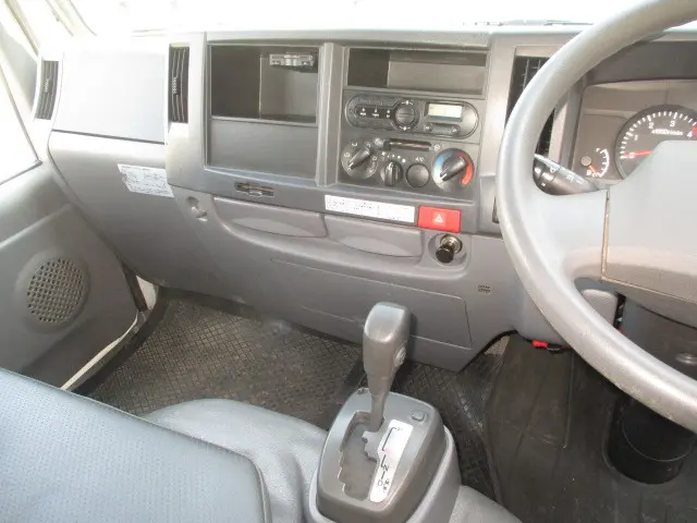 いすゞ エルフ TRG-NKR85A(2WD)の写真17