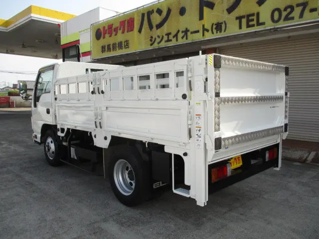 いすゞ エルフ TRG-NKR85A(2WD)の写真32