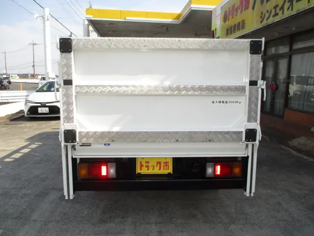 いすゞ エルフ TRG-NKR85A(2WD)の写真35