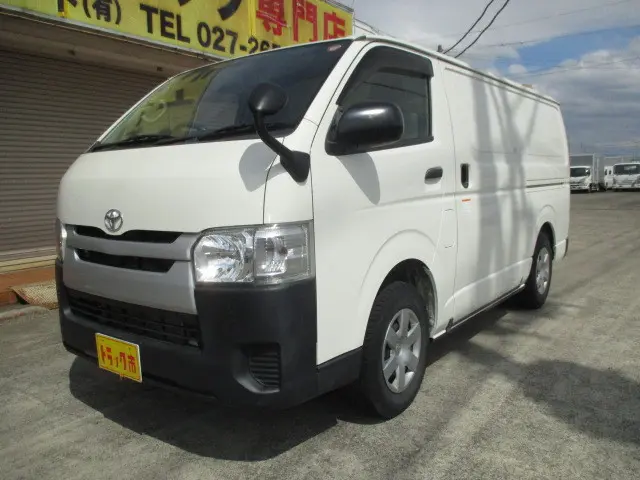 トヨタ ハイエースレジアス QDF-GDH206V(4WD)の写真1