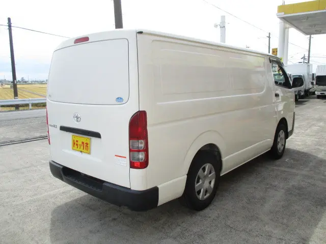 トヨタ ハイエースレジアス QDF-GDH206V(4WD)の写真2