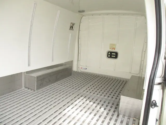 トヨタ ハイエースレジアス QDF-GDH206V(4WD)の写真6