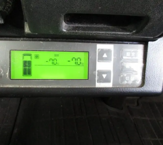 トヨタ ハイエースレジアス QDF-GDH206V(4WD)の写真8