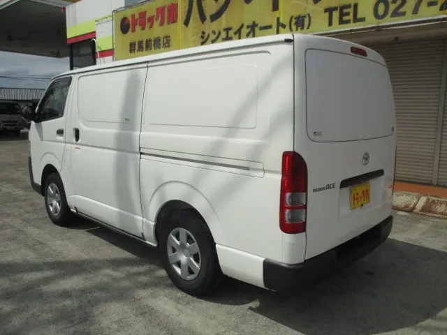 トヨタ ハイエースレジアス QDF-GDH206V(4WD)の写真32