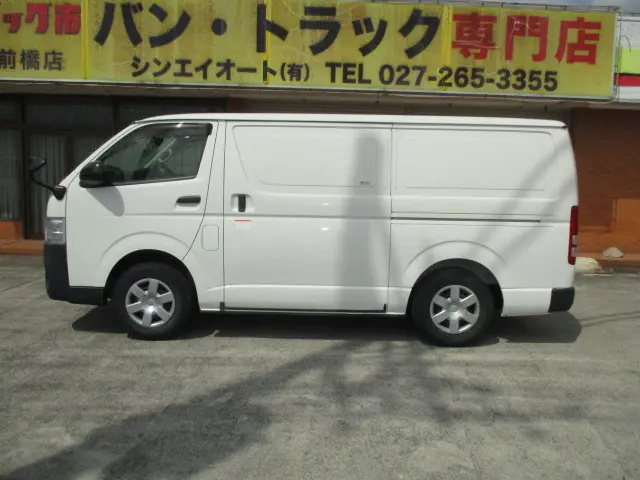 トヨタ ハイエースレジアス QDF-GDH206V(4WD)の写真33