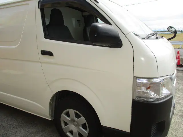 トヨタ ハイエースレジアス QDF-GDH206V(4WD)の写真39