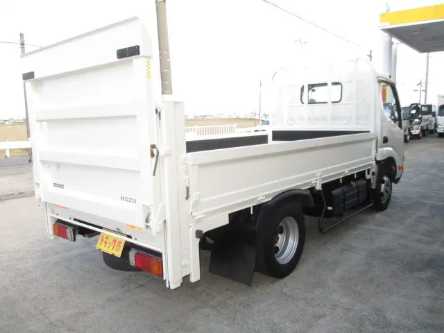 トヨタ ダイナ TKG-XZC645(2WD)の写真2