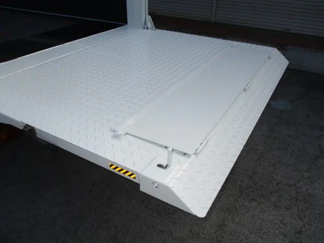 トヨタ ダイナ TKG-XZC645(2WD)の写真8