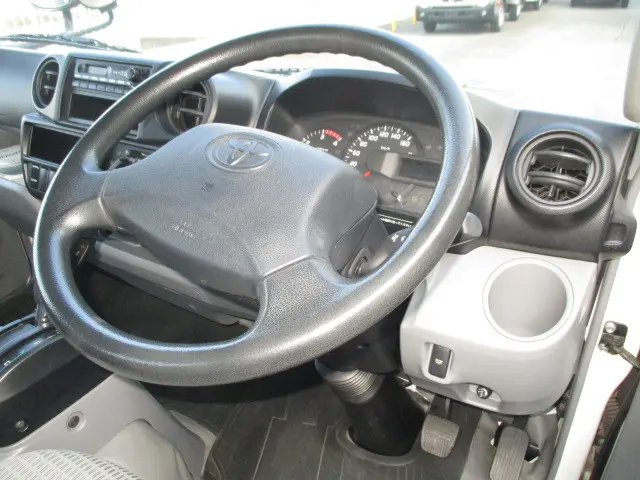トヨタ ダイナ TKG-XZC645(2WD)の写真14