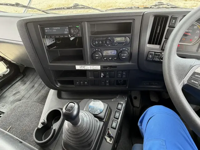 いすゞ ギガ 2PG-CYJ77Cの写真22